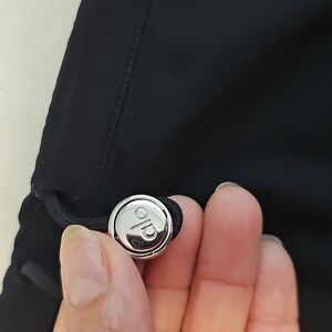 ALO Yoga Women's Black Shorts 💙💙